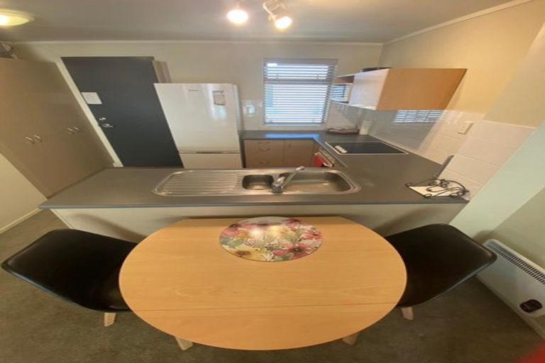 Photo of property in Capri Apartments, 5 The Mall, Mount Maunganui, 3116