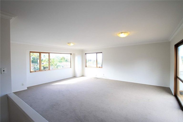 Photo of property in 9 Coromandel Crescent, Mairangi Bay, Auckland, 0630