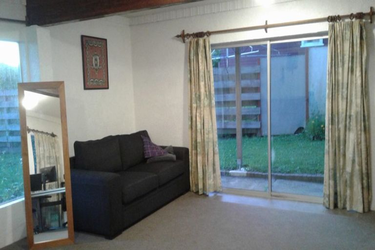 Photo of property in 104 Lantana Road, Green Bay, Auckland, 0604