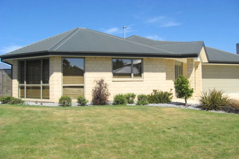 Photo of property in 7 Milkers Gate, Parklands, Christchurch, 8083