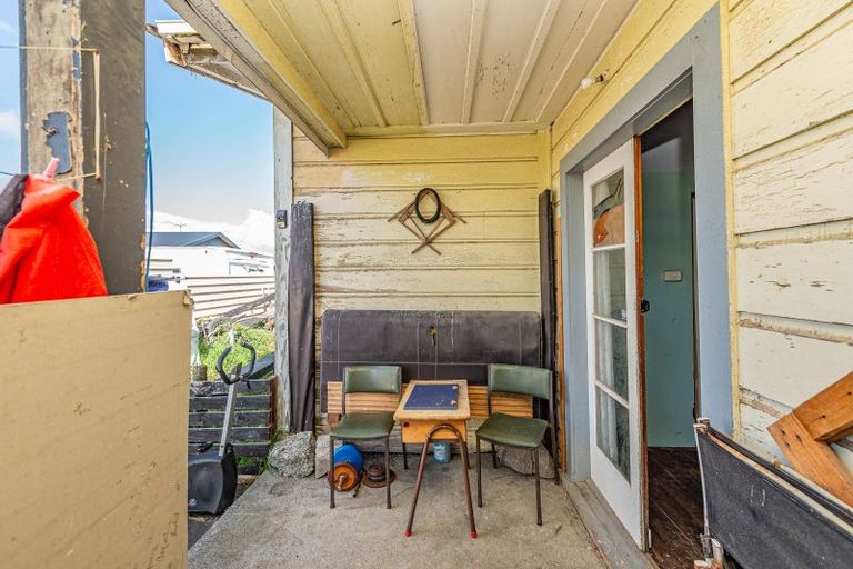 Photo of property in 39 Cornfoot Street, Castlecliff, Whanganui, 4501
