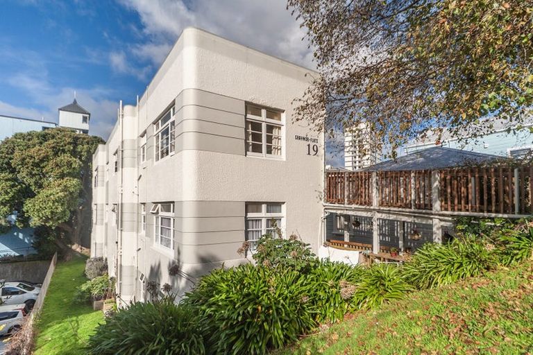 Photo of property in Graymor Flats, 2/19 Ohiro Road, Aro Valley, Wellington, 6021