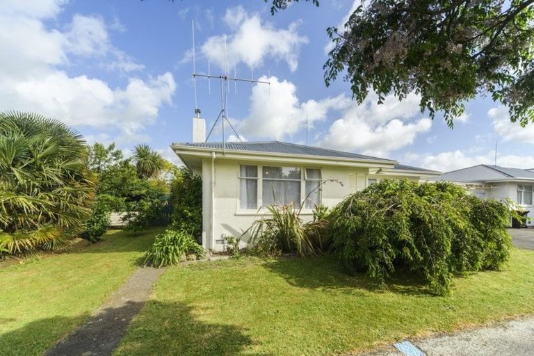 Photo of property in 39 Aberdeen Avenue, Takaro, Palmerston North, 4412
