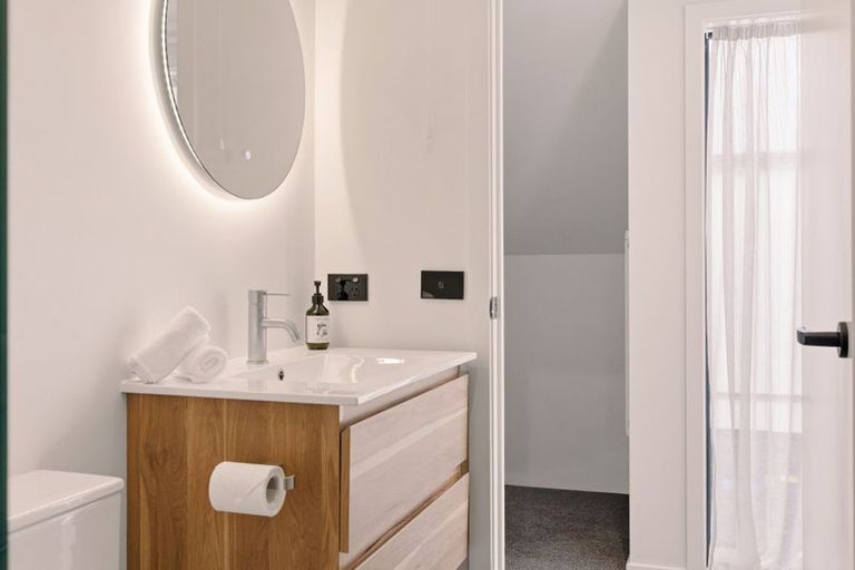 Photo of property in 33 Casterway Crescent, Jacks Point, 9371