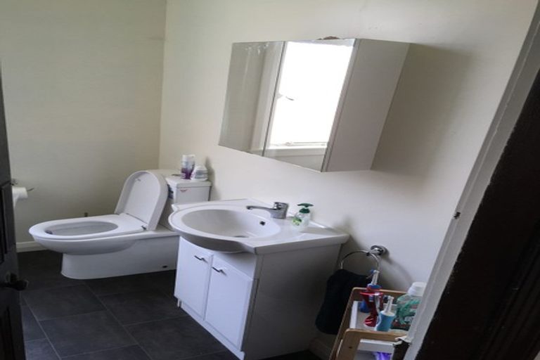 Photo of property in 1 Duchess Avenue, Dunedin Central, Dunedin, 9016