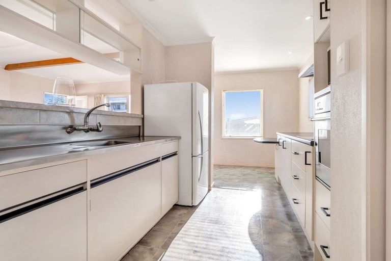 Photo of property in 1/186 Marine Parade, Mount Maunganui, 3116