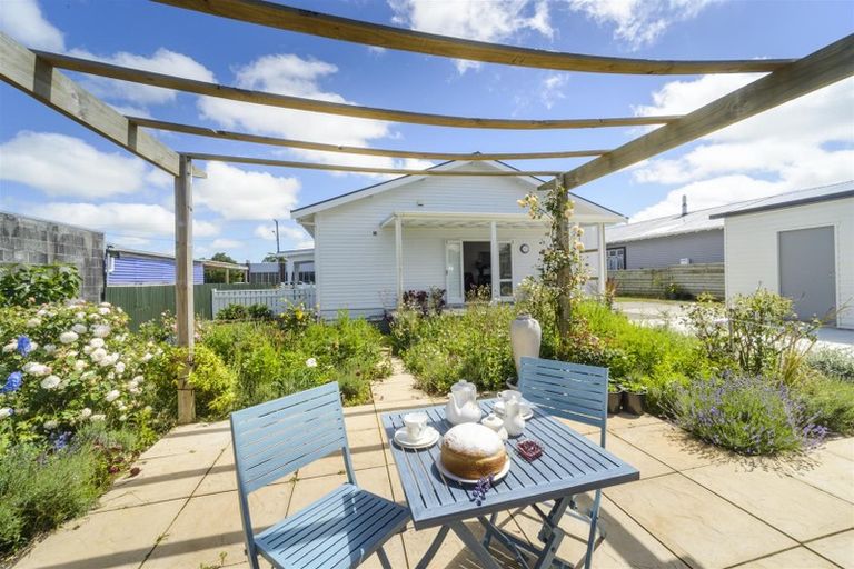 Photo of property in 7 Station Road, Marton, 4710