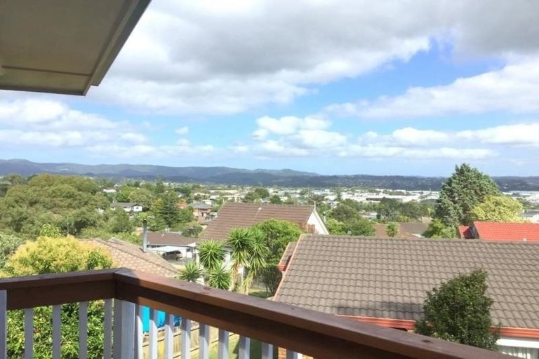 Photo of property in 1/13 Sunhill Road, Sunnyvale, Auckland, 0612