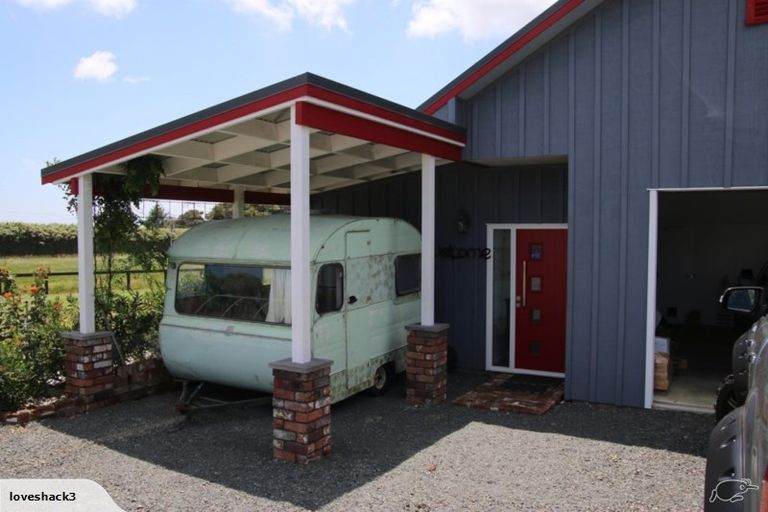 Photo of property in 323 Karioitahi Road, Karioitahi, Waiuku, 2683