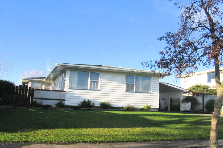 Photo of property in 3 Dunk Place, Milson, Palmerston North, 4414