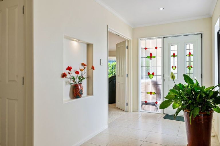 Photo of property in 15 Bermuda Place, One Tree Point, 0118