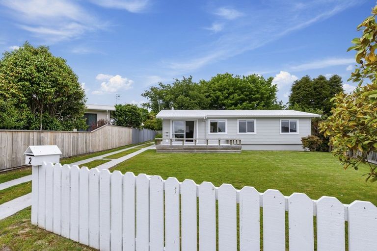 Photo of property in 2 Avon Close, Richmond Heights, Taupo, 3330