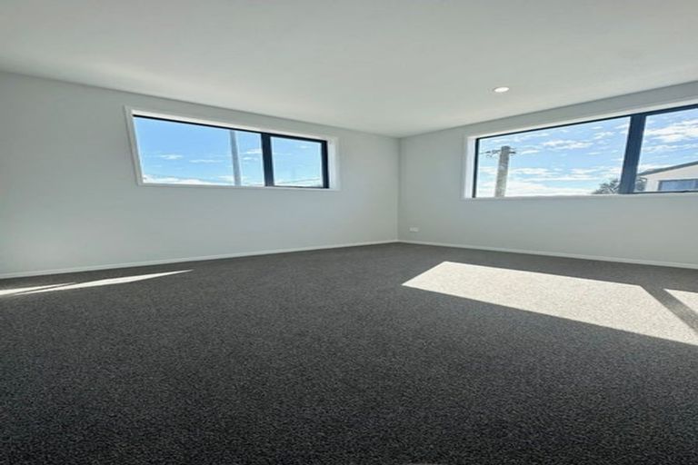 Photo of property in 365a Don Buck Road, Massey, Auckland, 0614