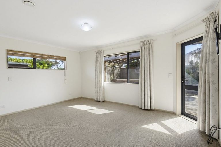 Photo of property in 3 William Noel Place, Waikanae Beach, Waikanae, 5036