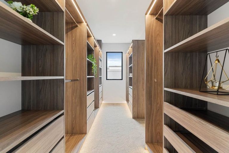 Photo of property in 36 Paparahi Place, Wainui, 0992