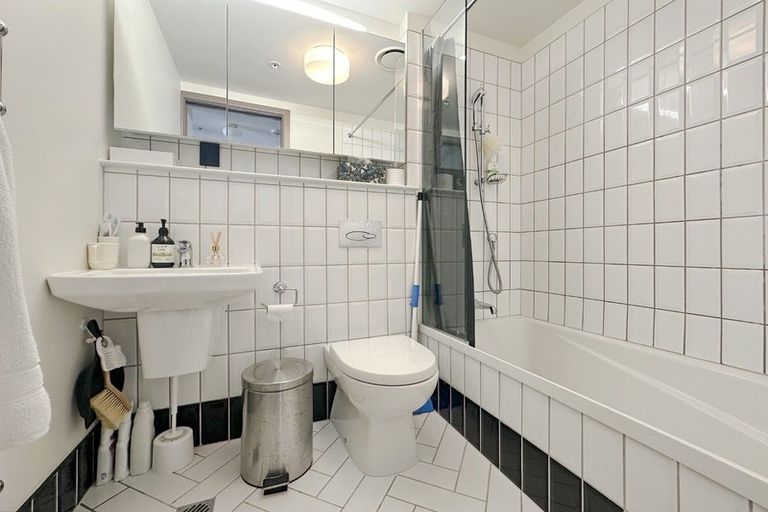 Photo of property in 106/3 Roxburgh Street, Mount Victoria, Wellington, 6011