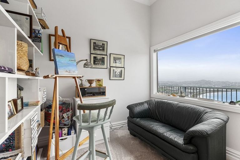 Photo of property in 8 Pari Tai Way, Houghton Bay, Wellington, 6023