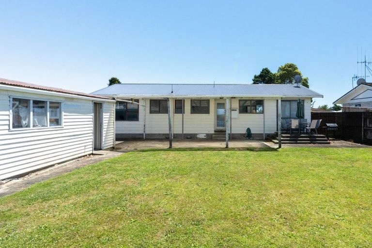 Photo of property in 33 Solway Street, Levin, 5510