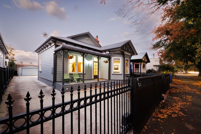 Photo of property in 97 Victoria Avenue, Palmerston North, 4410