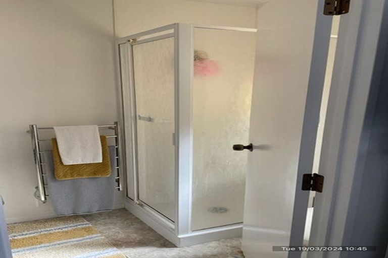 Photo of property in 2/20 Tarnica Road, Northpark, Auckland, 2013