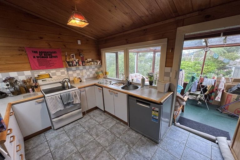 Photo of property in 9 Versailles Street, Karori, Wellington, 6012