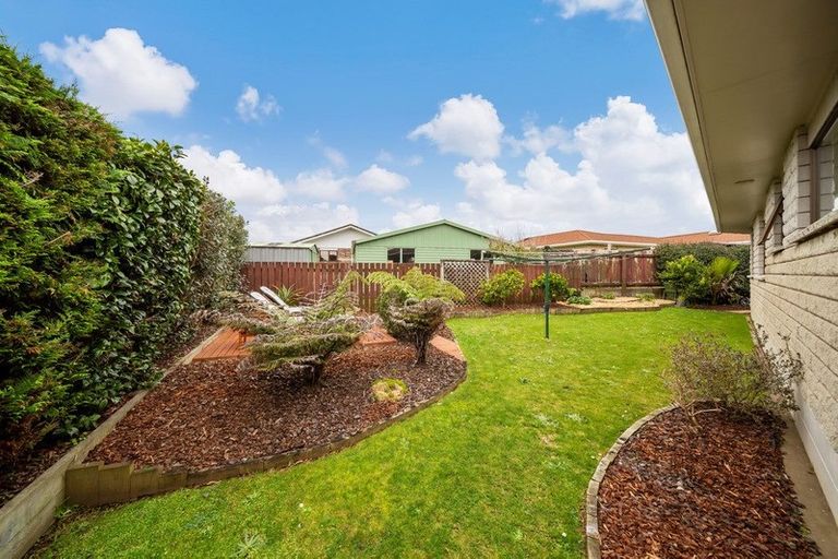 Photo of property in 31 Tiverton Crescent, Whalers Gate, New Plymouth, 4310