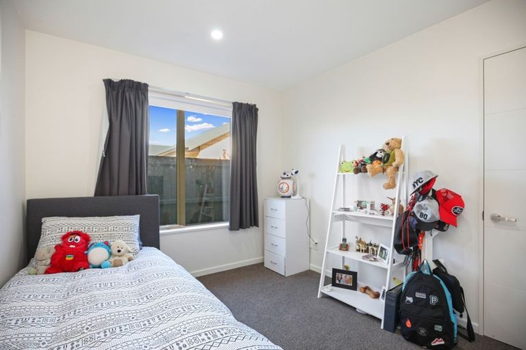 Photo of property in 17 Conie Glen Lane, Broomfield, Christchurch, 8042