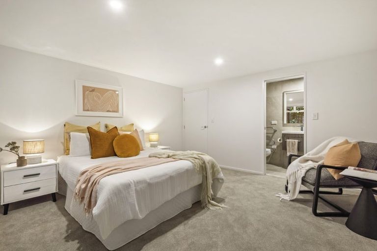 Photo of property in G 01/97 Pupuke Road, Northcote, Auckland, 0627