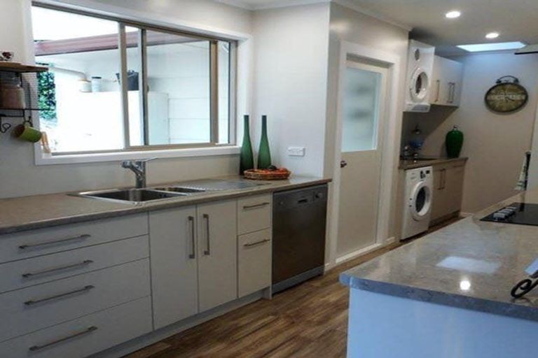 Photo of property in 21 Bellfield Road, Opaheke, Papakura, 2113