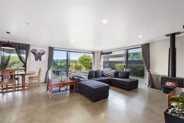 Photo of property in 64 Butterworth Crescent, Papamoa Beach, Papamoa, 3118