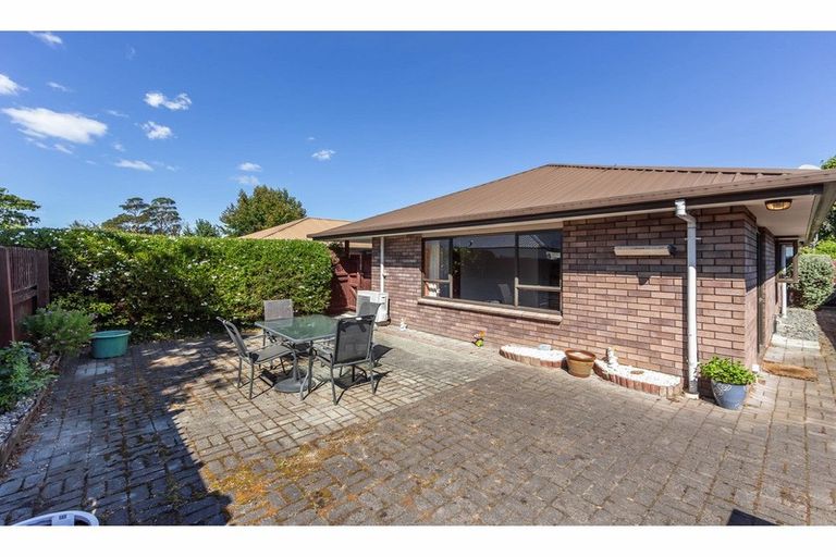 Photo of property in 2/17 Wiremu Street, Redwood, Christchurch, 8051