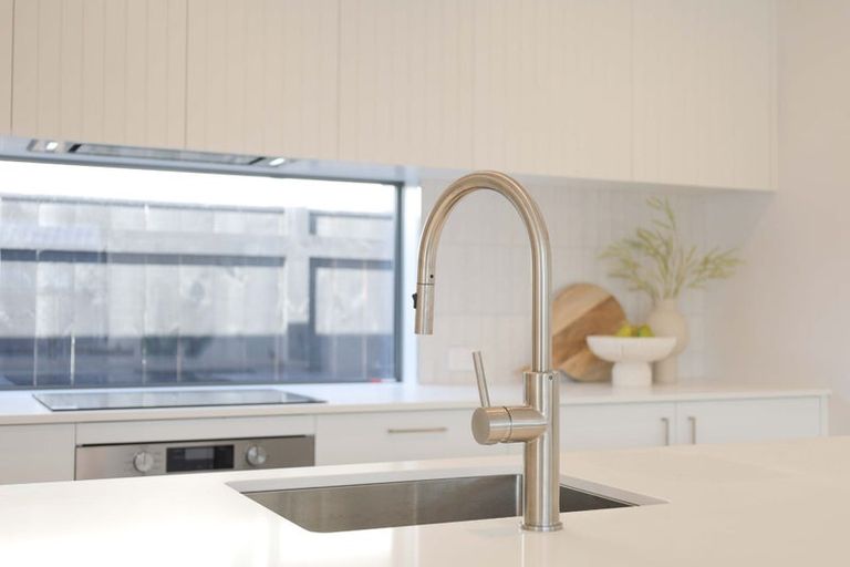 Photo of property in 6 Samuel Place, Terrace End, Palmerston North, 4410