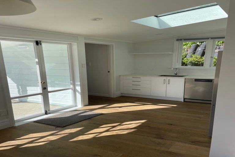 Photo of property in 2 Glenbervie Terrace, Thorndon, Wellington, 6011