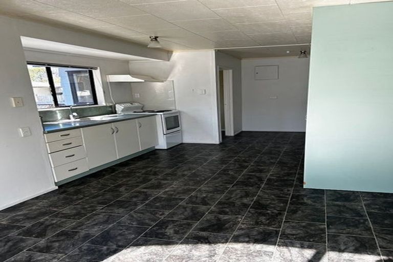 Photo of property in 5 Augustus Earle Place, Pukehangi, Rotorua, 3015