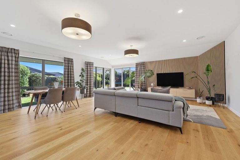 Photo of property in 8 Silver Springs Boulevard, Mosgiel, 9024