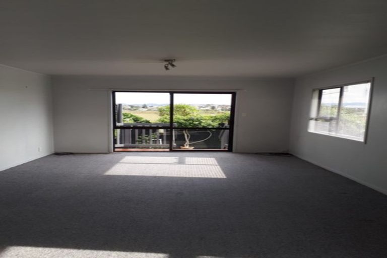 Photo of property in 2/40 Saxon Street, Waterview, Auckland, 1026