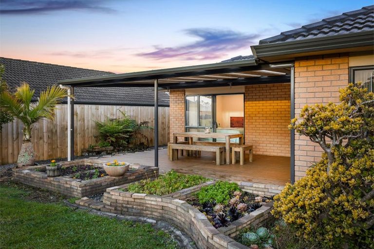 Photo of property in 51 Semillon Avenue, Henderson, Auckland, 0612