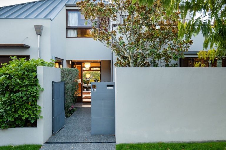 Photo of property in 1a Gillean Street, Havelock North, 4130