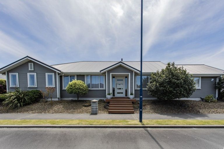 Photo of property in 10 Kuta Street, Pegasus, 7612