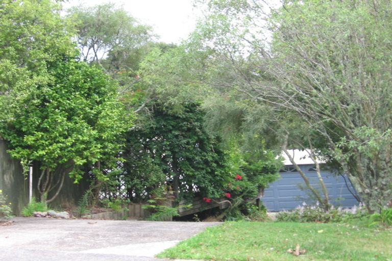 Photo of property in 4 Kawaka Street, Titirangi, Auckland, 0604