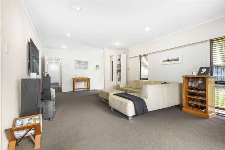 Photo of property in 33 Glen Lynne Avenue, Queenwood, Hamilton, 3210