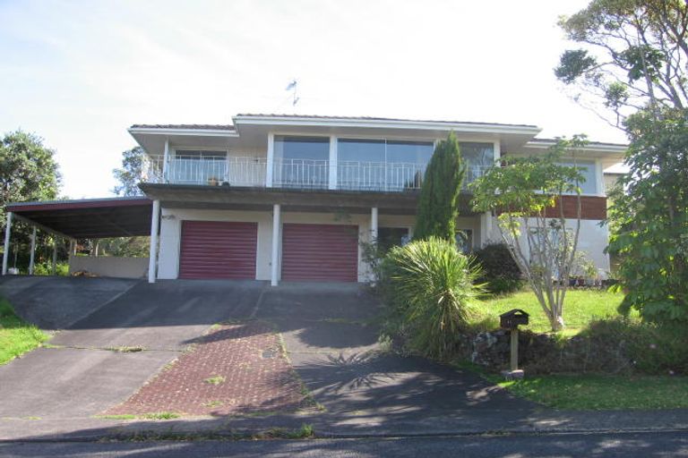 Photo of property in 11 Greendale Spur, Glenfield, Auckland, 0629