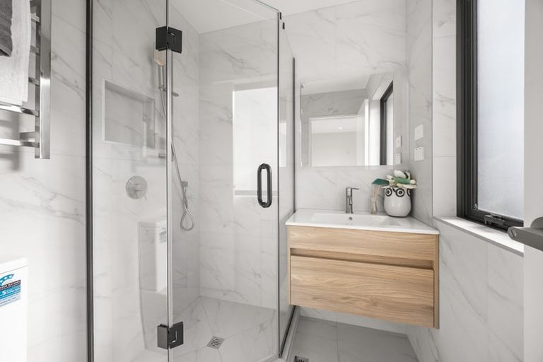 Photo of property in 10d Prince Regent Drive, Half Moon Bay, Auckland, 2012