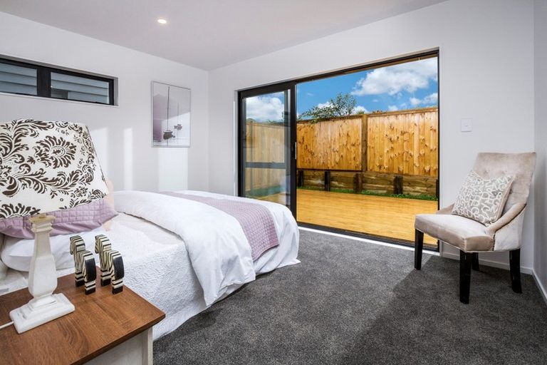 Photo of property in 4/19 Kingdale Road, Henderson, Auckland, 0610