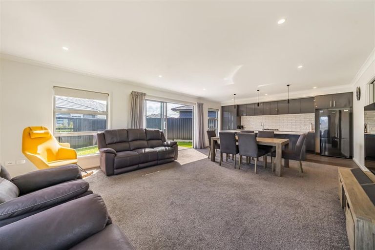 Photo of property in 24 Fenwick Crescent, Wallaceville, Upper Hutt, 5018