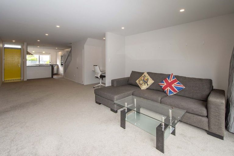 Photo of property in 5 Longueval Lane, Broomfield, Christchurch, 8042