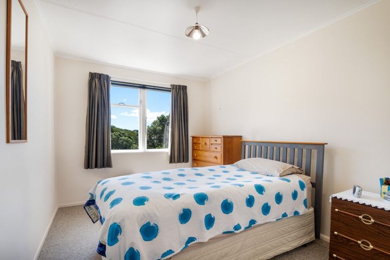 Photo of property in 34 Takapuwahia Drive, Takapuwahia, Porirua, 5022