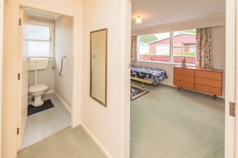 Photo of property in 4/5 Saint Leonard Street, Saint Johns Hill, Whanganui, 4501