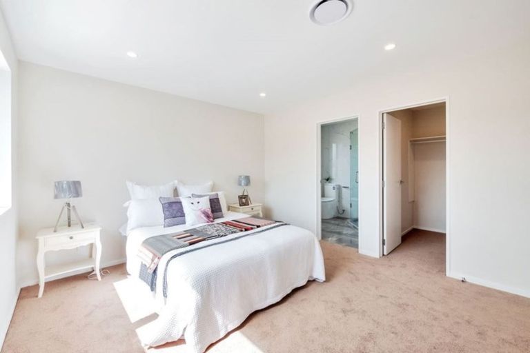 Photo of property in 14 Papareia Road, Karaka, Papakura, 2113