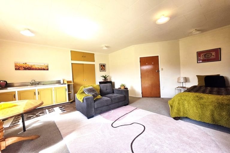 Photo of property in 100 Centennial Avenue, Waitara, 4320